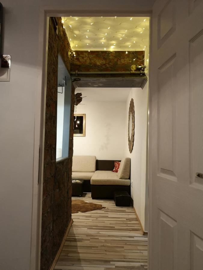 Little Modern Folk Apt Apartment Vălenii de Munte Екстериор снимка